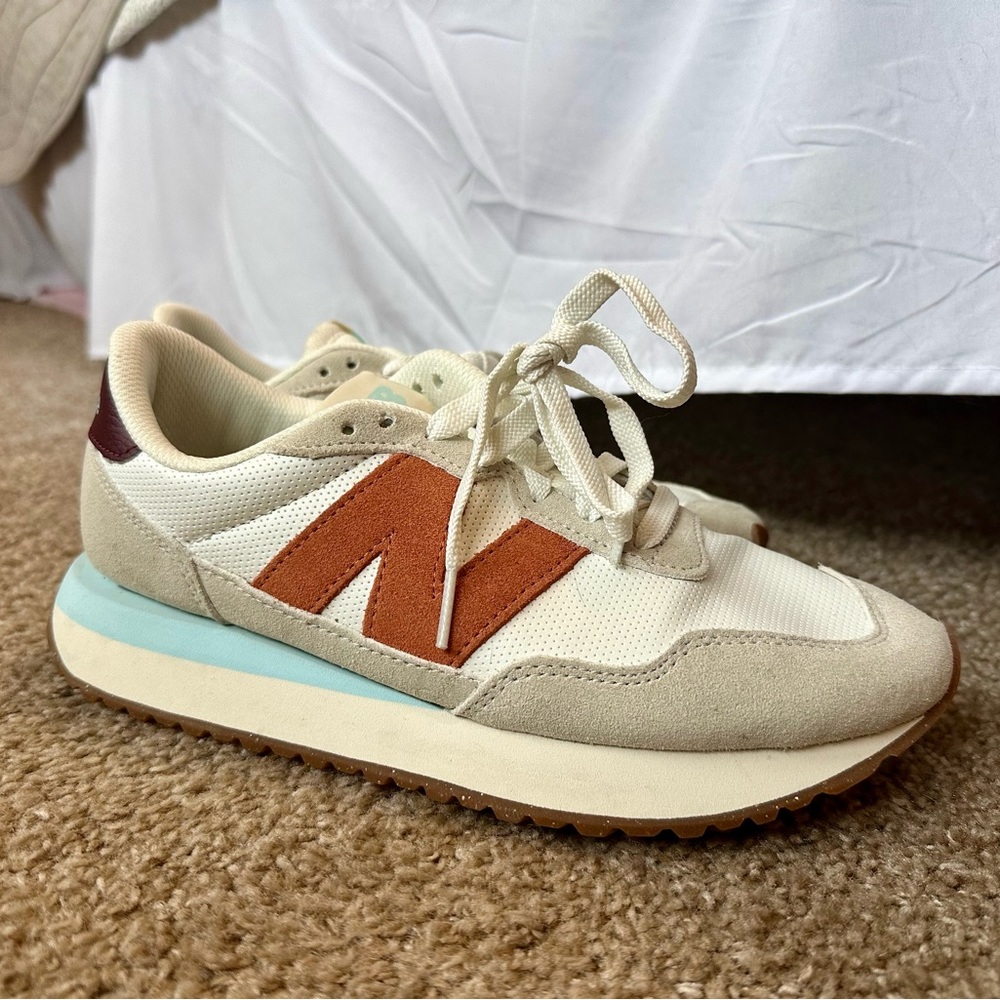New Balance 237